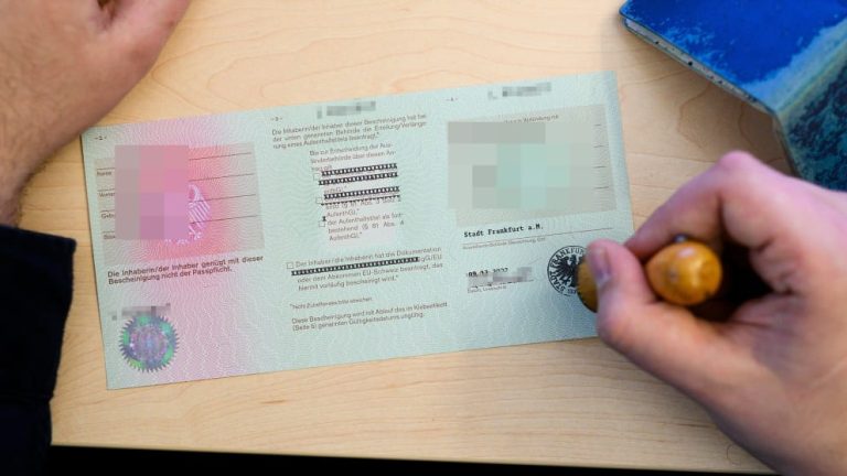 Urząd imigracyjny we Frankfurcie tonie we wnioskach. Nawet 5 miesięcy oczekiwania na termin