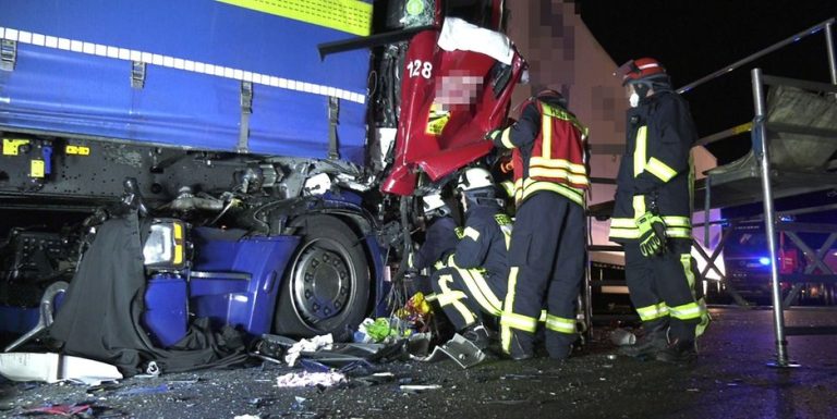 Śmiertelny wypadek na A4 w Niemczech – autostrada nadal zamknięta!