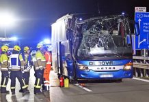 Poważny wypadek autobusu w Niemczech: 30 osób rannych na autostradzie A8