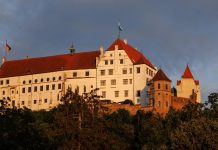 Tajemnicze znalezisko: Ludzkie szczątki odkryte na zamku Trausnitz w Niemczech – policja i archeolodzy prowadzą śledztwo