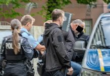 Mężczyzna, który zaatakował nożem rodzinę w Halle, odzyskał wolność – prokuratura nie widzi podstaw do aresztu