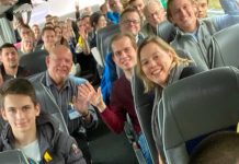 FDP głosowała za przedłużeniem obowiązku noszenia maseczek w transporcie dalekobieżnym… To dlatego zdjęcie z autobusu wyborczego wywołało falę krytyki!