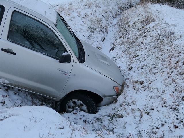 Niemcy: wiele wypadków na zaśnieżonych drogach – kilka osób rannych