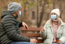 Niemiecki wirusolog Hendrik Streeck krytykuje surowe ograniczenia dotyczące spotkań na zewnątrz