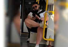 Policja w Köln publikuje wizerunek mężczyzny z tatuażem ze swastyką. Trwa poszukiwanie w związku z prezentowaniem zakazanego symbolu