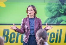 Baerbock opowiada się za dostarczeniem Ukrainie „ciężkiej broni”