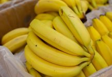 Pracownicy supermarketów w Berlinie i Brandenburgii znaleźli narkotyki w skrzynkach z bananami