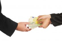 Walka UE z praniem pieniędzy: płatności gotówką tylko do kwoty 10 tys. euro