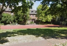 Brutalny atak na boisku w Kempen — mężczyzna pobił żonę na oczach córki