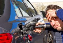 Rekordowe ceny benzyny w Niemczech, już ponad 2 euro za litr!