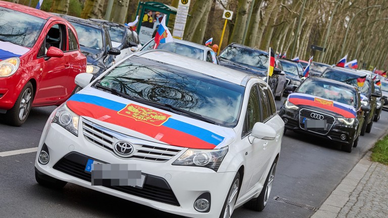 W dniu, w którym świat dowiedział się o masakrze w Buczy: prorosyjska demonstracja w Berlinie