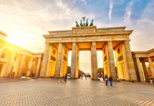 20 najpopularniejszych atrakcji turystycznych Berlina – Te miejsca musisz odwiedzić!