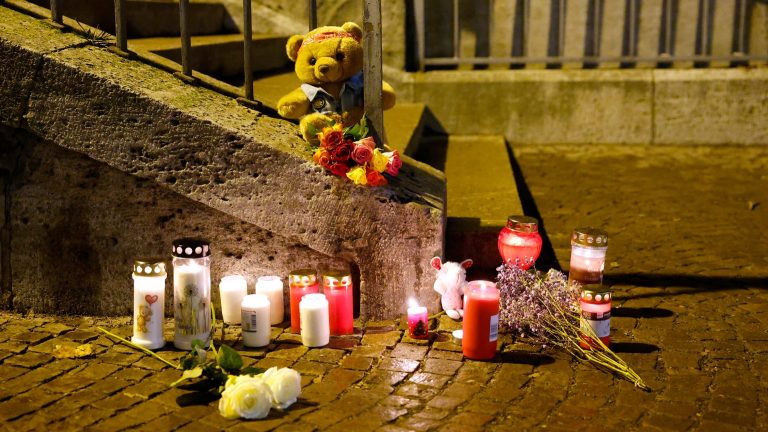 Aschaffenburg: Atak nożem w parku, zginęły dwie osoby. Podejrzany to 28-letni Afgańczyk