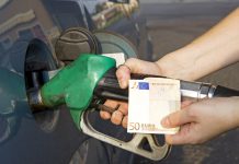 Ceny paliwa w Niemczech: Oto w jakich godzinach opłaca się tankować!