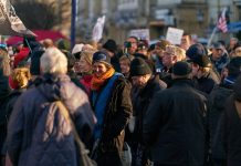 Orzeczenie Federalnego Sądu Administracyjnego: wprowadzenie zakazu zgromadzeń na początku pandemii koronawirusa było nieproporcjonalne