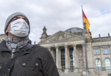 RKI obniża poziom ryzyka związanego z koronawirusem do „umiarkowanego”