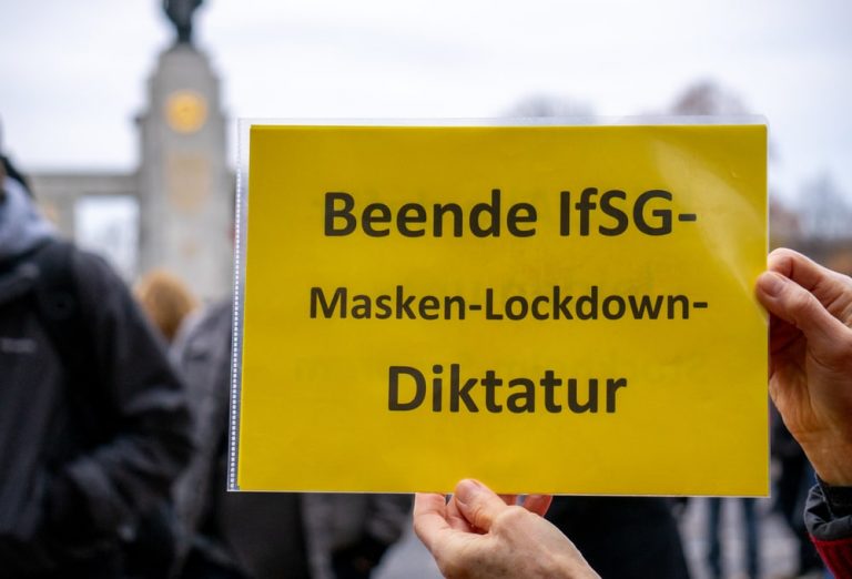 Przed dzisiejszymi konsultacjami krajów związkowych: Bodo Ramelow żąda całkowitego otwarcia jesienią