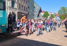 Kontrowersyjna decyzja władz – pokojowa parada równości w Schönebeck rozwiązana przed czasem