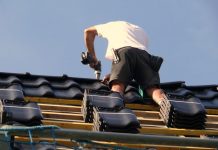 Dekarz z Nadrenii Północnej-Westfalii zagroził zwolnieniem pracownikom, którzy zaszczepią się przeciwko koronawirusowi!