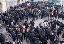 Głośny protest przeciwko marszowi neonazistów w Dreźnie – interweniowało prawie 2 000 policjantów