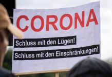 Niedzielne demonstracje w Hanowerze – na ulice wyszło 1.200 przeciwników obostrzeń