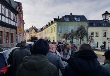 Federalny Trybunał Konstytucyjny utrzymuje w mocy zakaz „spacerów” przeciwników obostrzeń pandemicznych, które nie zostały uprzednio zgłoszone