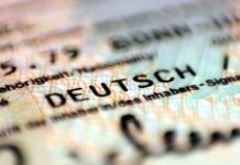 W Niemczech tysiące fałszywych certyfikatów językowych — CDU żąda odebrania obywatelstw oszustom