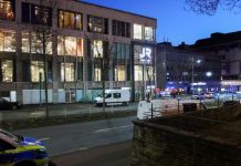 Atak w klubie fitness w Duisburgu – sprawca nadal na wolności