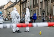 Nożownik z Duisburga rzekomo zapowiedział na czacie zabójstwo dzieci ze szkoły podstawowej