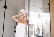 Orzeczenia sądów w Niemczech: oto kiedy branie prysznica może być zabronione