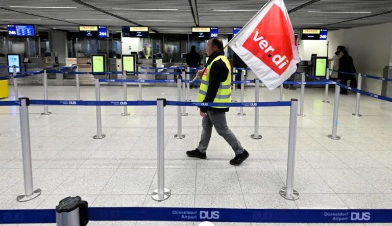 Ver.di wzywa do strajków – lotnisko w Düsseldorfie masowo odwołuje loty, problem dotyczy też usług pocztowych