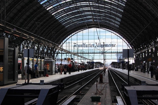 Wypadek kolejowy na dworcu głównym we Frankfurcie nad Menem: 5 osób odniosło rany