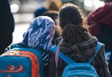 Integracja w Niemczech: z badań wynika, że uchodźcy i osoby ubiegające się o azyl chcą większej pomocy