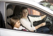 Dla większego bezpieczeństwa na drogach: Związek Miast Niemieckich chce podjąć działania przeciwko tzw. „Elterntaxis”