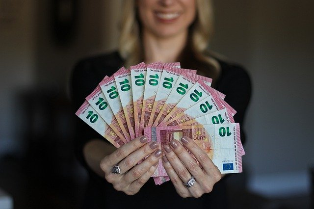 Niemcy: Weź udział w badaniu dotyczącym dochodu podstawowego i otrzymuj 1.200 euro miesięcznie przez 3 lata!