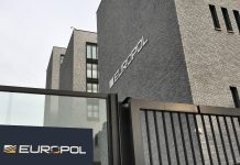 Zatrzymano polskich pseudokibiców przemycających uchodźców!