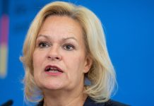 Minister Faeser chce ułatwić cudzoziemcom otrzymanie niemieckiego obywatelstwa