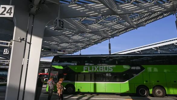 Wpadka FlixBusa – 13 pasażerów pozostawionych na stacji benzynowej w Polsce