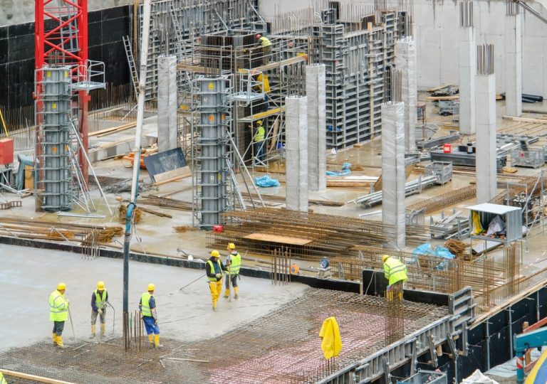 Praca na czarno w Niemczech: urzędy celne kontrolują duże place budowy w Dolnej Saksonii