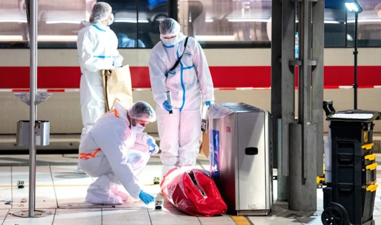 Hamburg: brutalny atak nożem na dworcu głównym, 18 osób rannych