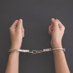 handschelle frau