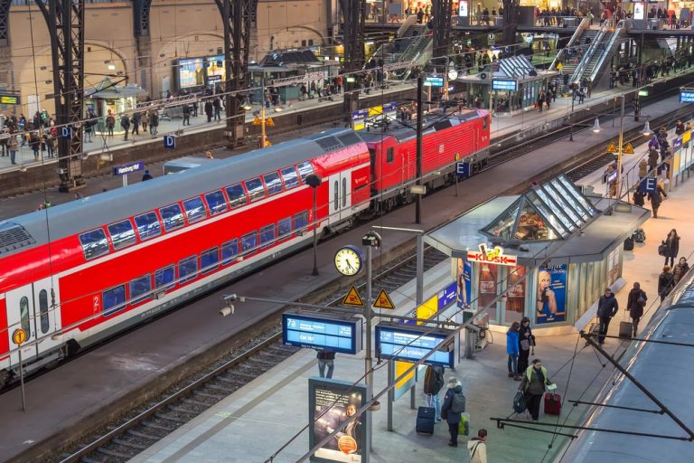 Duża akcja policyjna na głównym dworcu kolejowym w Hamburgu: kilkaset kontroli pod kątem posiadania broni