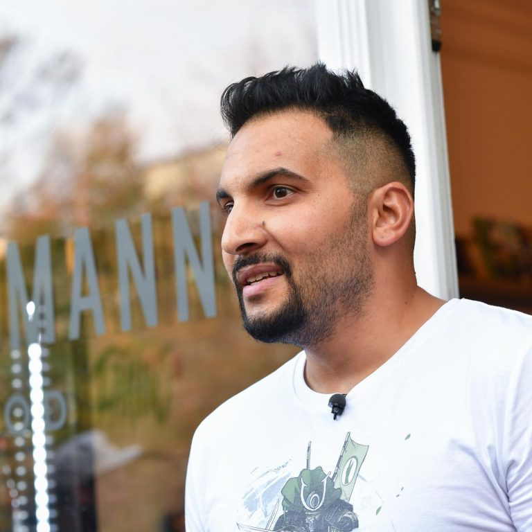 Wzywał do zabijania Żydów – teraz Apple i Google zablokowały dostęp do jego kanału na Telegramie