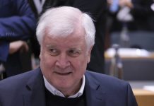 Niemcy: Spahn i Seehofer o ograniczeniach w podróżowaniu, kontrolach granicznych i wariancie Delta