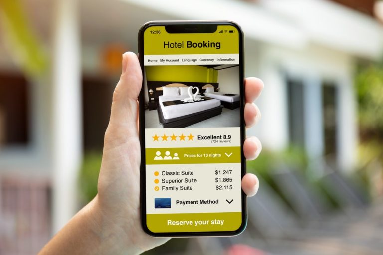Wyszukiwanie hoteli w internecie: lepiej nie zdawać się wyłącznie na opinie innych użytkowników