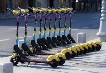 Niemcy: akumulator hulajnogi elektrycznej eksplodował w mieszkaniu – są ranni!