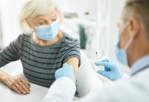 Nowa propozycja grupy posłów SPD, Zielonych i FDP: obowiązkowe szczepienia na koronawirusa dla osób od 50. roku życia