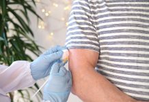 Od wtorku w Berlinie ruszą szczepienia nowym preparatem firmy Biontech dostosowanym do podwariantów Omikronu BA.4 i BA.5