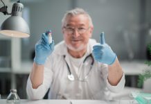 Szczepionka przeciwko rakowi już w 2022 roku? Niemiecki profesor medycyny jest o tym przekonany!