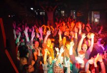 Badenia-Wirtembergia odchodzi od wskaźnika zachorowalności. Od przyszłego tygodnia znów możliwe pełne obłożenie w klubach i dyskotekach